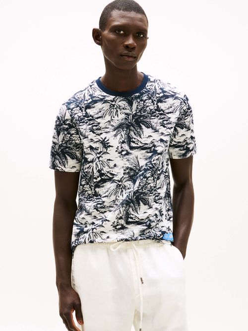playera-con-estampado-tropical-de-hombre-tommy-hilfiger