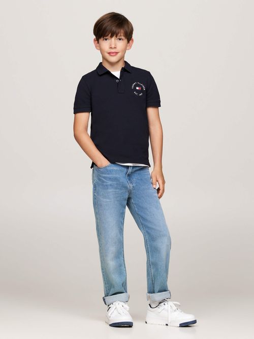 polo-con-logo-en-el-pecho-de-niño-tommy-hilfiger