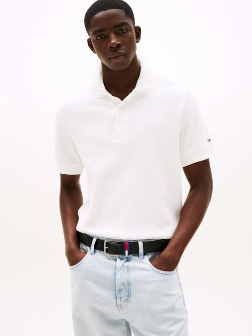 polo-de-corte-regular-con-punto-gofrado-de-hombre-tommy-jeans
