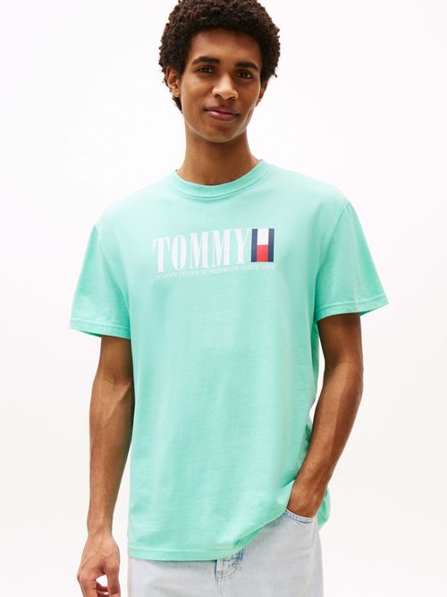 playera-de-cuello-redondo-con-logo-de-hombre-tommy-jeans