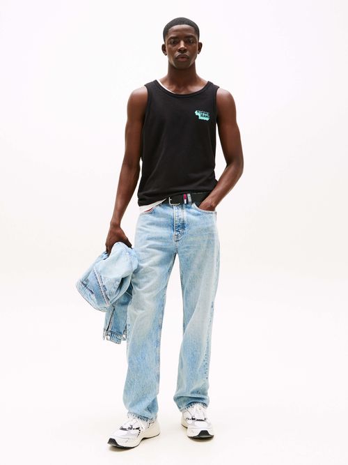 playera-slim-con-logo-3d-sin-mangas-de-hombre-tommy-jeans