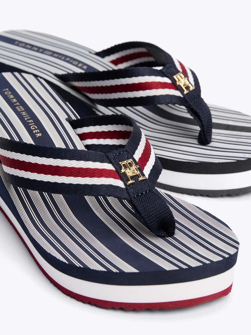 Sandalias-de-plataforma-con-tiras-distintivas-de-mujer-Tommy-Hilfiger-FW0FW08371-0G1