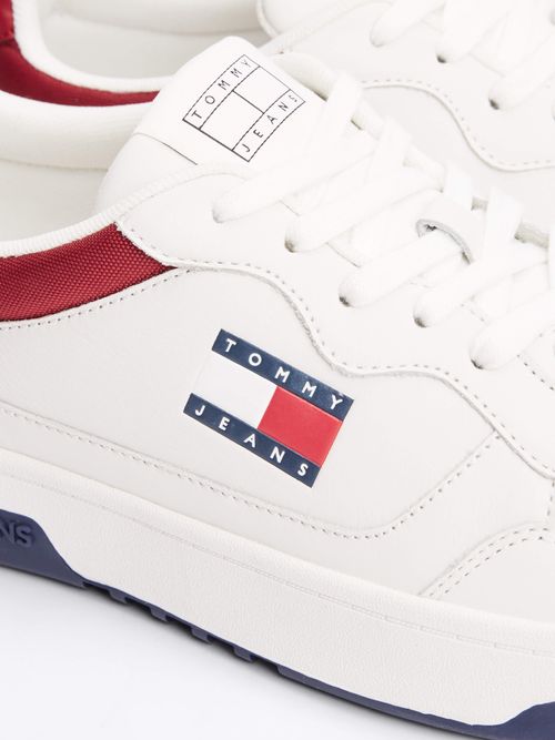 Tenis-The-Brooklyn-de-piel-de-hombre-Tommy-Jeans-EM0EM01576-TCR