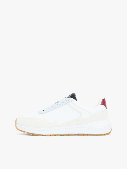 Tenis-con-mezcla-de-texturas