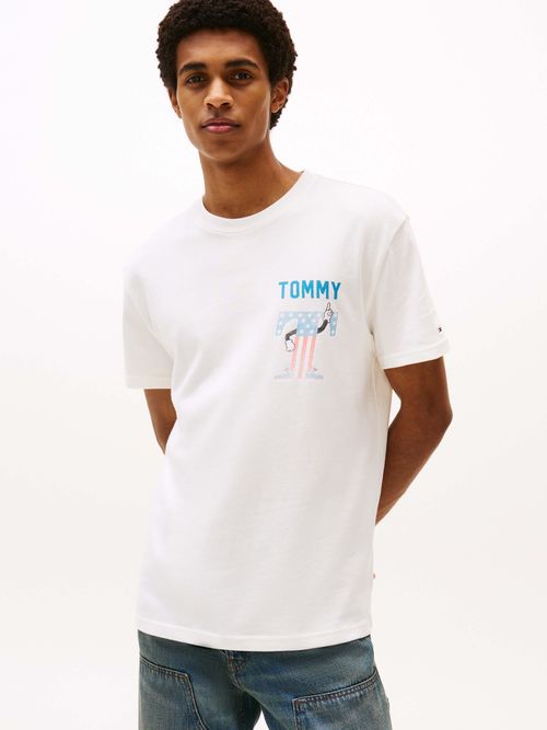 Playera-con-grafico-en-la-espalda-de-hombre-Tommy-Jeans-DM0DM21914-YBL