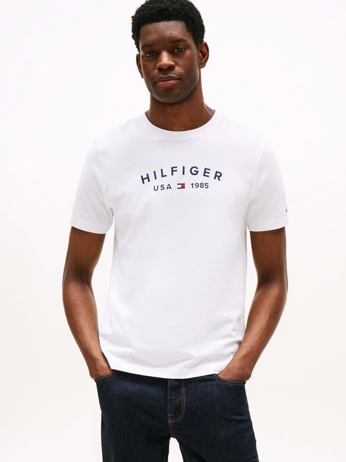 Playera-con-logo-en-el-pecho-de-hombre-Tommy-Hilfiger-MW0MW39356-YBR