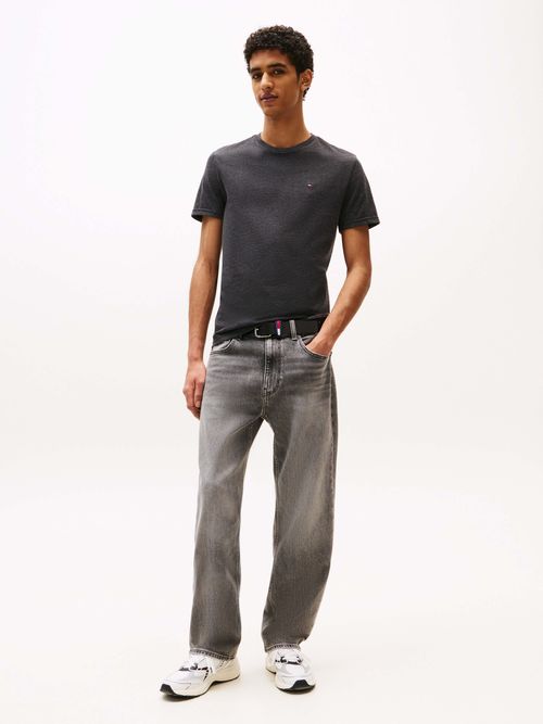 Playera-corte-slim-con-logo-bordado-de-hombre-Tommy-Jeans-DM0DM20363-BDS