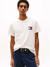 Playera-de-corte-slim-con-parche-de-Tommy-de-hombre-Tommy-Jeans-DM0DM20740-AE3