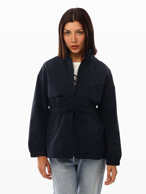 Chamarra-cortavientos-de-cuello-alto-con-gorro-de-mujer-Tommy-Hilfiger-76J5246-FAP