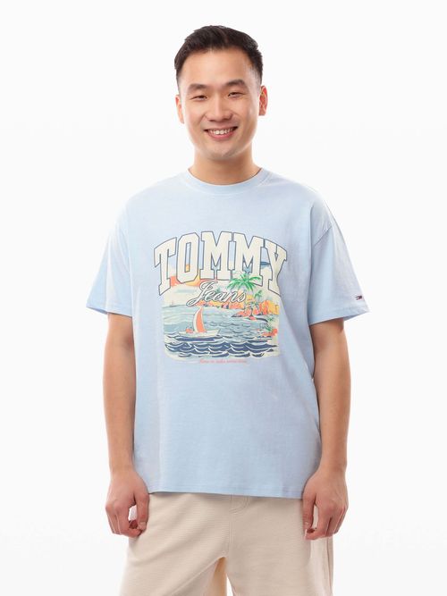 Playera-amplia-con-estampado-grafico-de-hombre-Tommy-Jeans-DM0DM21867-C3Q
