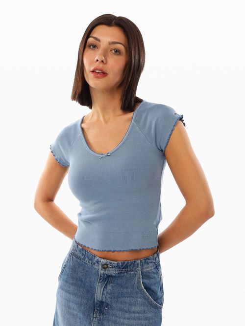 Playera-con-cuello-de-pico-de-mujer-Tommy-Jeans-DW0DW21349-DY6