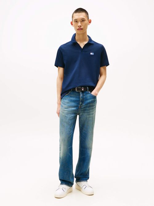 Polo-con-cuello-marinero-y-parche-de-hombre-Tommy-Jeans-DM0DM21657-C1G