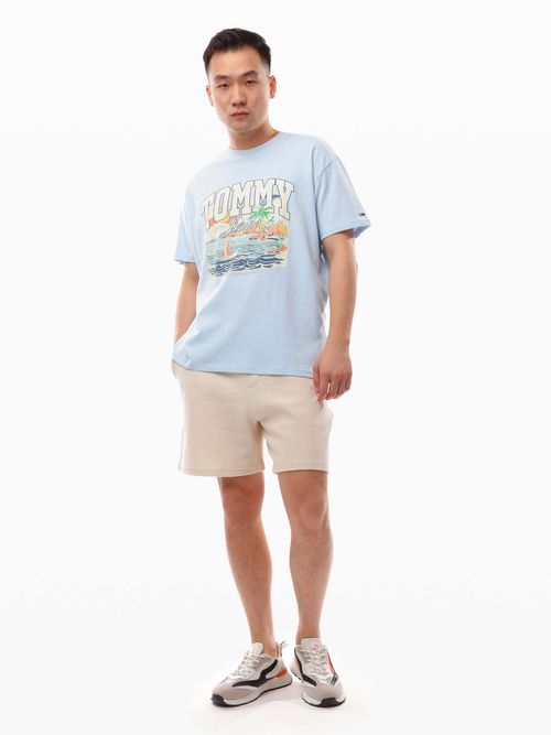 Playera-amplia-con-estampado-grafico-de-hombre-Tommy-Jeans-DM0DM21867-C3Q