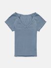 Playera-con-cuello-de-pico-de-mujer-Tommy-Jeans-DW0DW21349-DY6