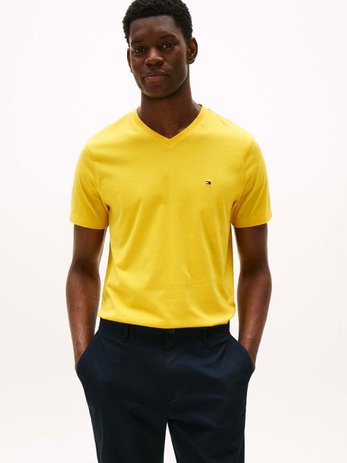 Playera-con-logo-bordado-y-cuello-de-pico-de-hombre-Tommy-Hilfiger-MW0MW39249-ZGX