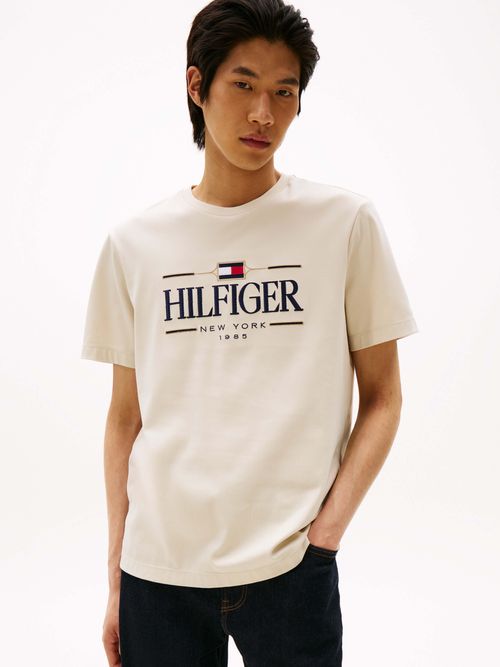 Playera-con-logo-tonal-bordado-de-hombre-Tommy-Hilfiger-MW0MW39585-ACG