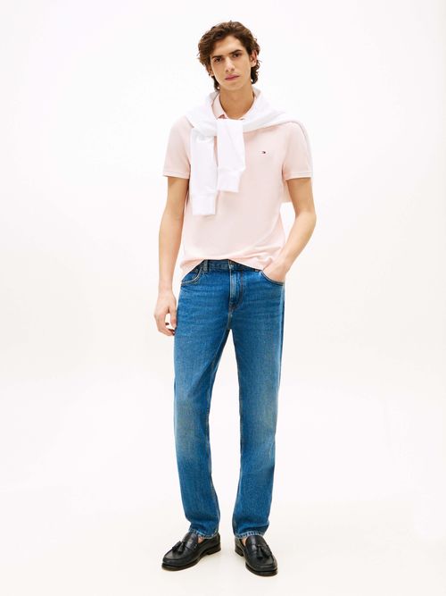 Polo-de-corte-regular-con-logo-bordado-de-hombre-Tommy-Hilfiger-MW0MW34757-TPB