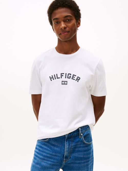 Playera-corte-regular-logo-Hilfiger-de-hombre-Tommy-Hildiger-MW0MW39357-YBR