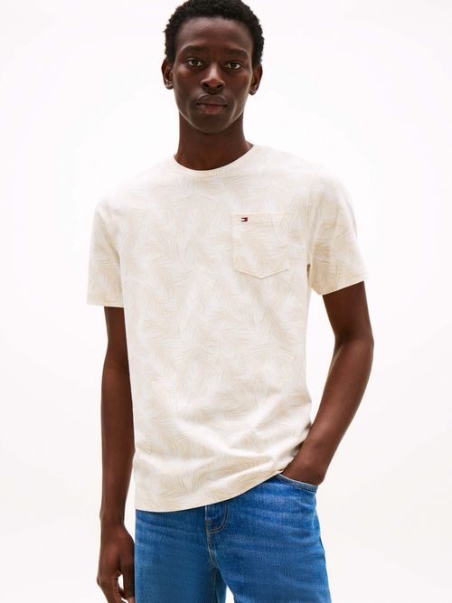 Playera-de-corte-regular-con-estampado-de-hojas-de-hombre-Tommy-Hildiger-MW0MW40678-0K4