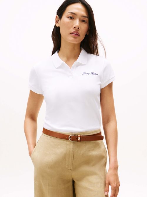 Polo-de-corte-slim-con-logo-script-de-mujer-Tommy-Hildiger-WW0WW45805-YCF