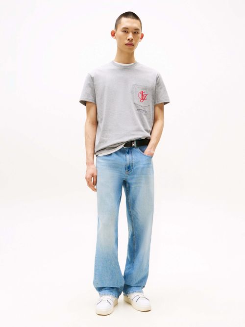 Playera-con-bolsillo-y-logo-trasero-de-hombre-Tommy-Jeans-DM0DM21597-Q13