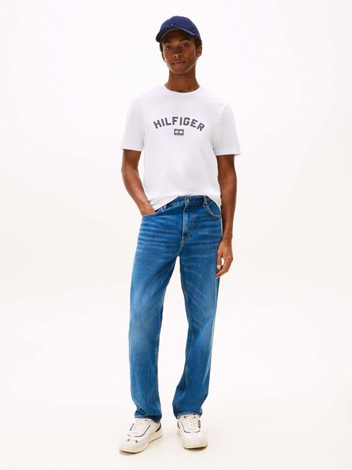 Playera-corte-regular-logo-Hilfiger-de-hombre-Tommy-Hildiger-MW0MW39357-YBR