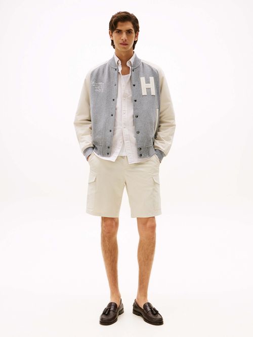 Chamarra-bomber-Athleisure-universitaria-de-corte-amplio-de-hombre-Tommy-Hildiger-MW0MW39684-P01