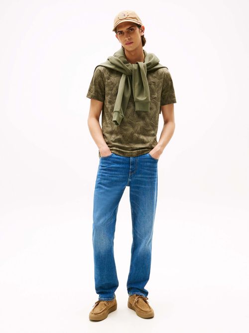 Playera-de-corte-regular-con-estampado-de-hojas-de-hombre-Tommy-Hildiger-MW0MW40678-0H7