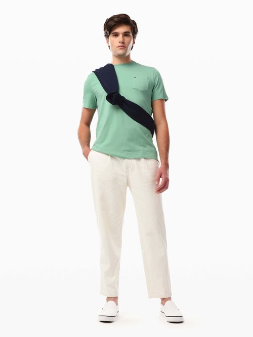 Playera-Corte-Regular-Bolsillo-Parche-de-Hombre-Tommy-Hilfiger-78JB151-L3I