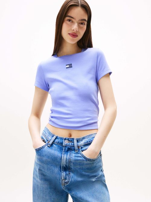 Playera-acanalada-con-parche-de-corte-slim-de-mujer-Tommy-Jeans-DW0DW17881-C5Z