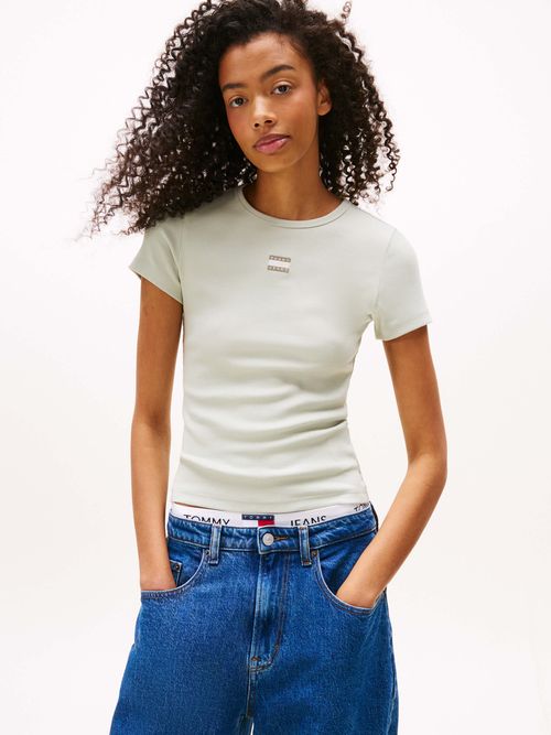 Playera-acanalada-con-parche-de-corte-slim-de-mujer-Tommy-Jeans-DW0DW17881-M1C