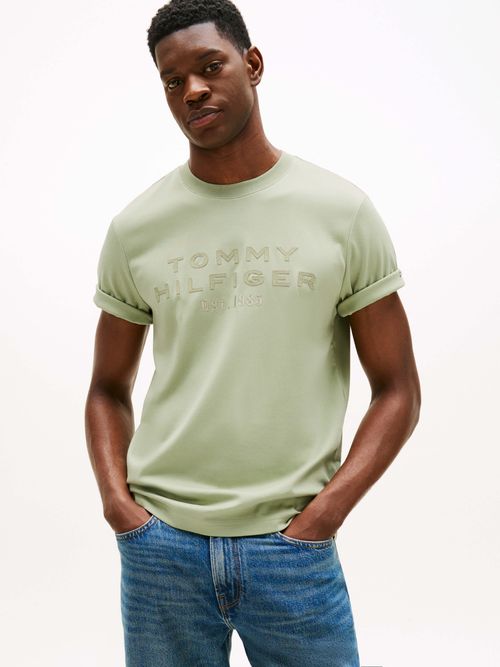 Playera-de-punto-con-logo-en-aplique-de-hombre-Tommy-Hilfiger-MW0MW40026-L9A
