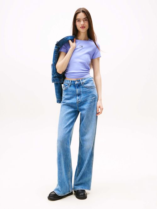 Playera-acanalada-con-parche-de-corte-slim-de-mujer-Tommy-Jeans-DW0DW17881-C5Z