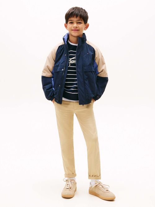 Chamarra-rompevientos-con-bolsillos-frontales-de-nino-Tommy-Hilfiger-KB0KB09880-GUQ