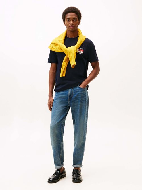 Playera-de-cuello-redondo-con-logo-de-hombre-Tommy-Hilfiger-MW0MW40006-DW5