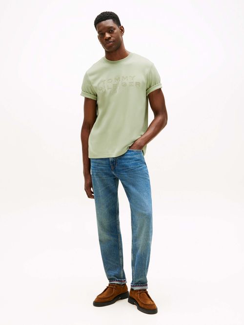 Playera-de-punto-con-logo-en-aplique-de-hombre-Tommy-Hilfiger-MW0MW40026-L9A