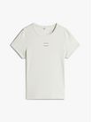 Playera-acanalada-con-parche-de-corte-slim-de-mujer-Tommy-Jeans-DW0DW17881-M1C