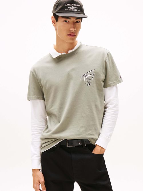 Playera-Signature-de-punto-con-logo-trasero-de-hombre-Tommy-Jeans-DM0DM22120-M1L