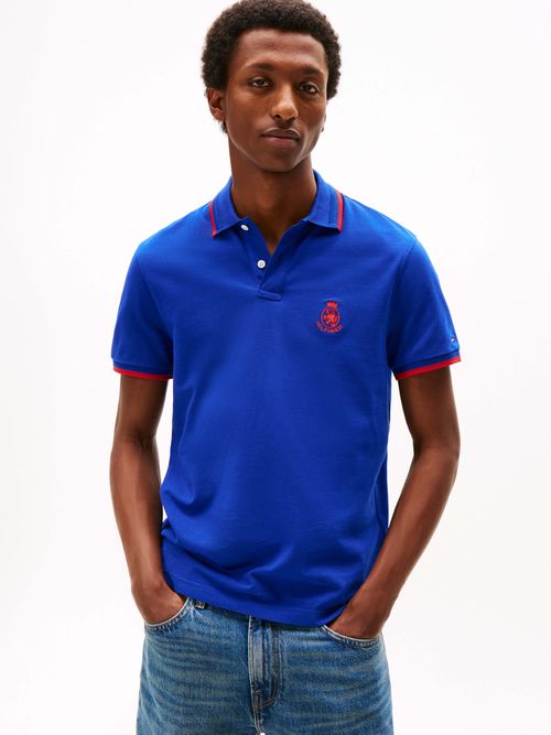 Polo-corte-regular-con-escudo-bordado-de-hombre-Tommy-Hilfiger-MW0MW40428-D03