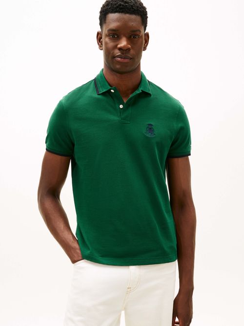 Polo-corte-regular-con-escudo-bordado-de-hombre-Tommy-Hilfiger-MW0MW40428-L6K