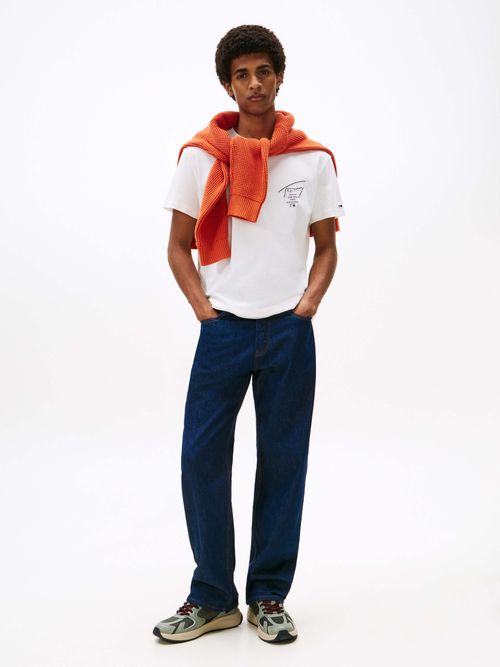 Playera-Signature-de-punto-con-logo-trasero-de-hombre-Tommy-Jeans-DM0DM22120-YBH