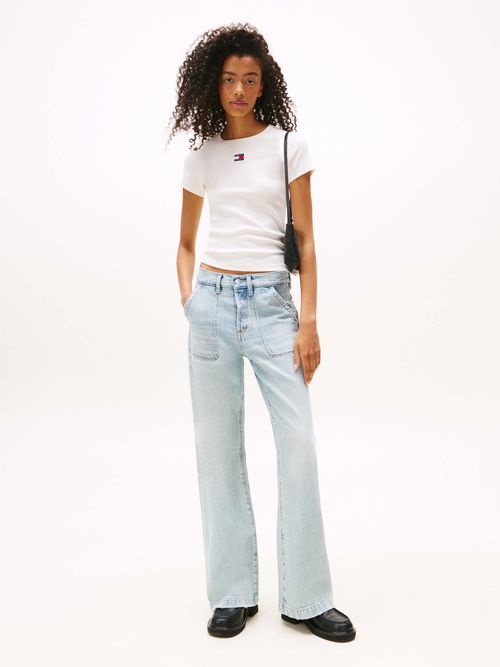 Playera-acanalada-con-parche-de-corte-slim-de-mujer-Tommy-Jeans-DW0DW17881-YBH