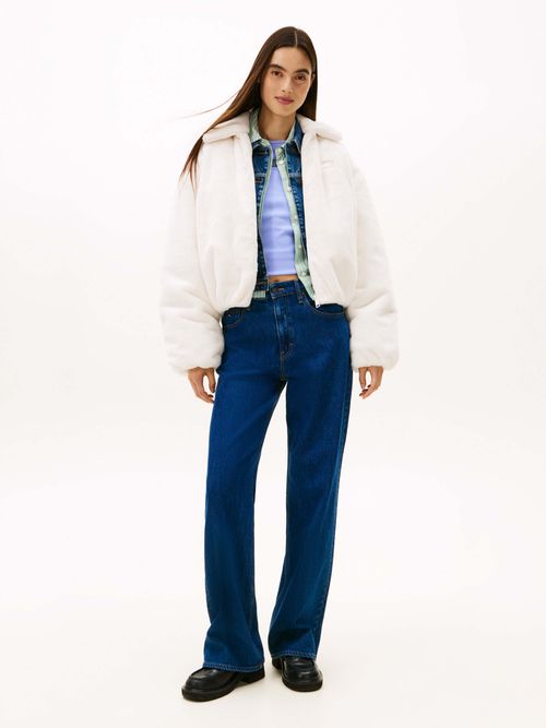 Chamarra-con-peluche-bomber-con-parche-de-mujer-Tommy-Jeans-DW0DW21669-YBH