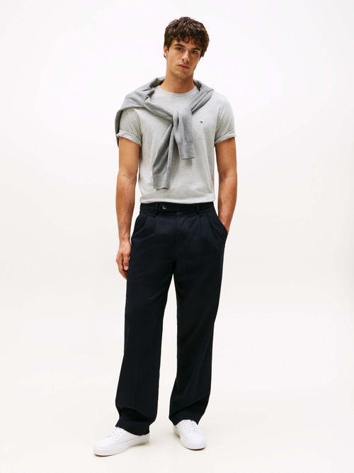 Playera-de-cuello-redondo-con-logo-y-corte-slim-de-hombre-Tommy-Hilfiger-MW0MW37268-P01