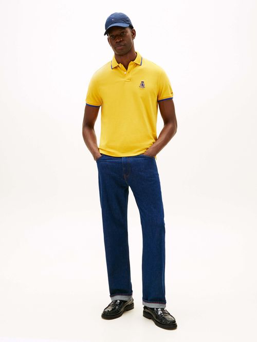 Polo-corte-regular-con-escudo-bordado-de-hombre-Tommy-Hilfiger-MW0MW40428-ZF4