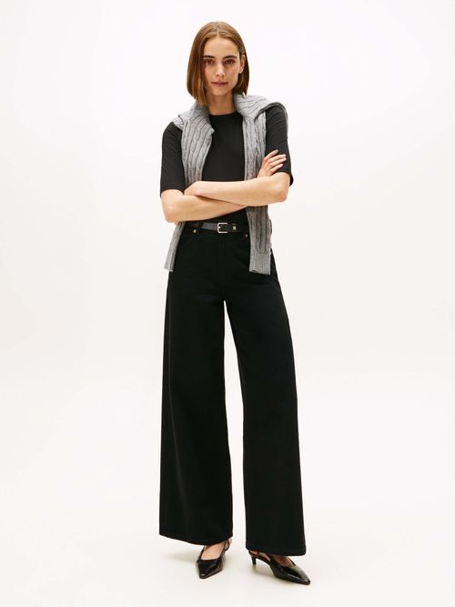 Playera-de-manga-corta-y-diseno-slim-de-mujer-Tommy-Hilfiger-WW0WW47308-BDS