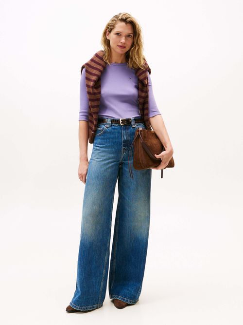 Playera-de-manga-corta-y-diseno-slim-de-mujer-Tommy-Hilfiger-WW0WW47308-W0G