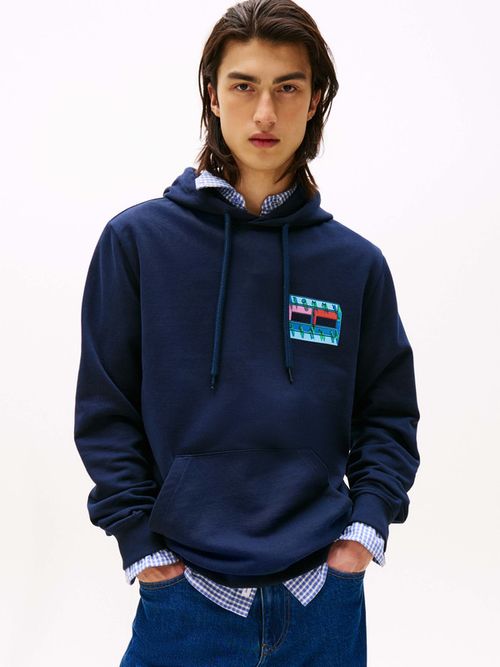 Sudadera-con-capucha-y-logo-grafico-de-hombre-Tommy-Jeans-DM0DM22077-C1G