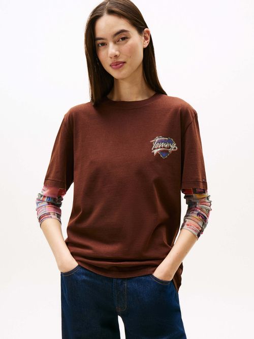 Playera-amplia-con-motivos-de-corazones-de-mujer-Tommy-Jeans-DW0DW21524-GS7