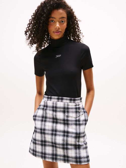 Playera-slim-con-cuello-perkins-de-mujer-Tommy-Jeans-DW0DW21563-BDS